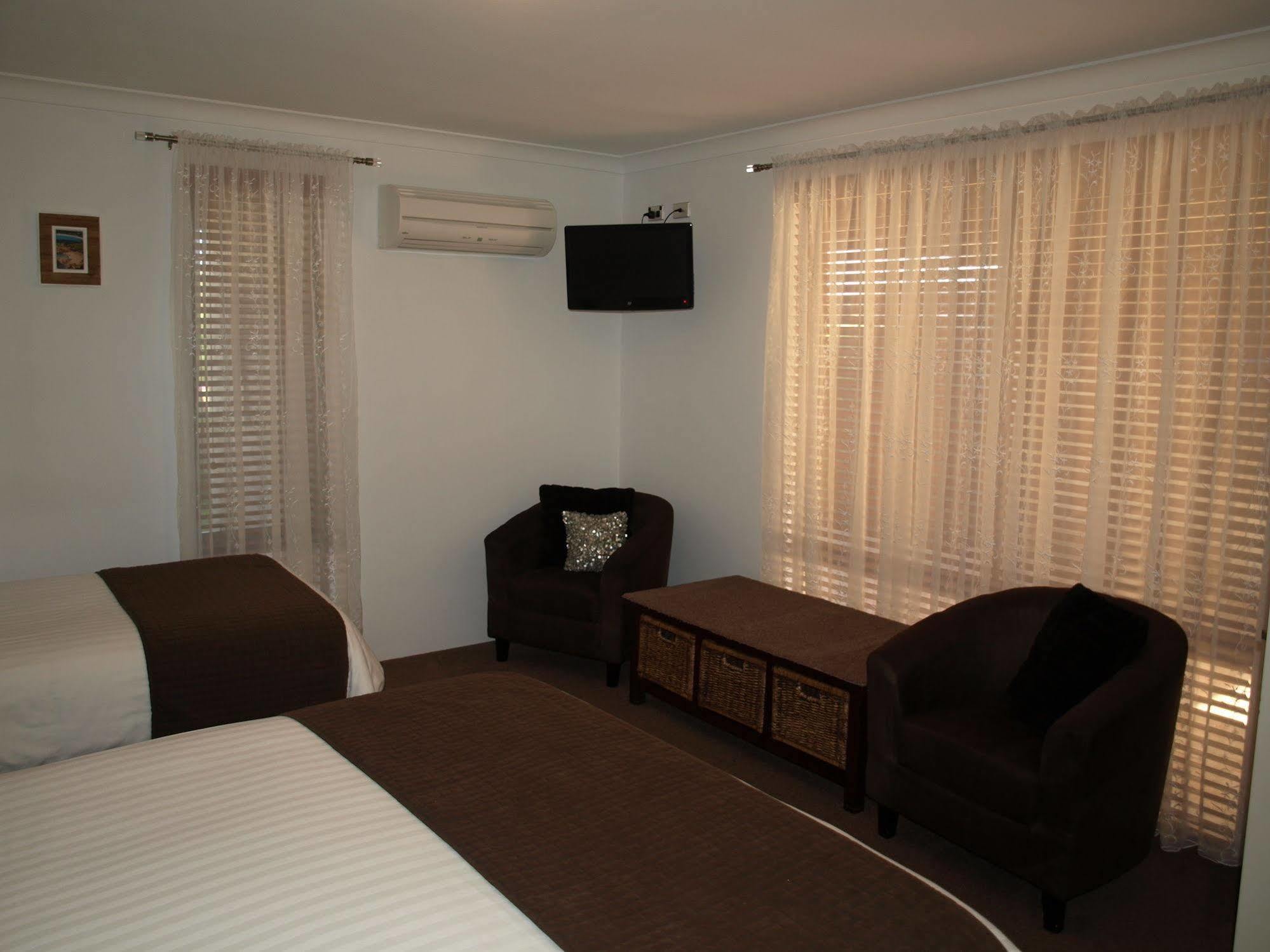 Baudins Of Busselton Bed And Breakfast - Adults Only Exterior photo