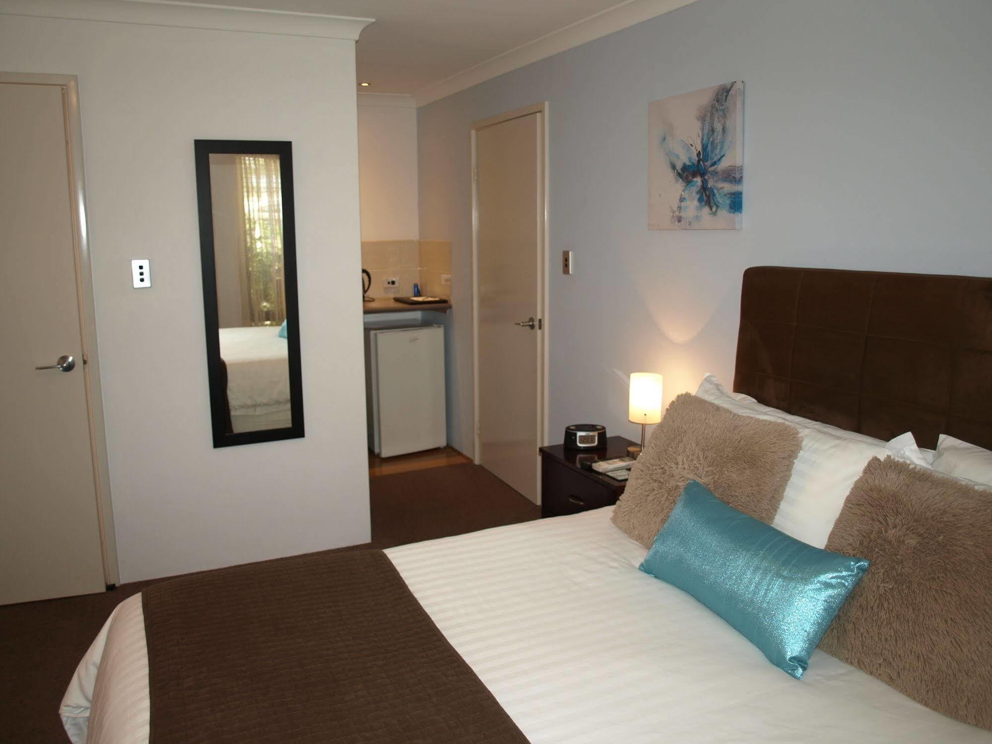 Baudins Of Busselton Bed And Breakfast - Adults Only Exterior photo